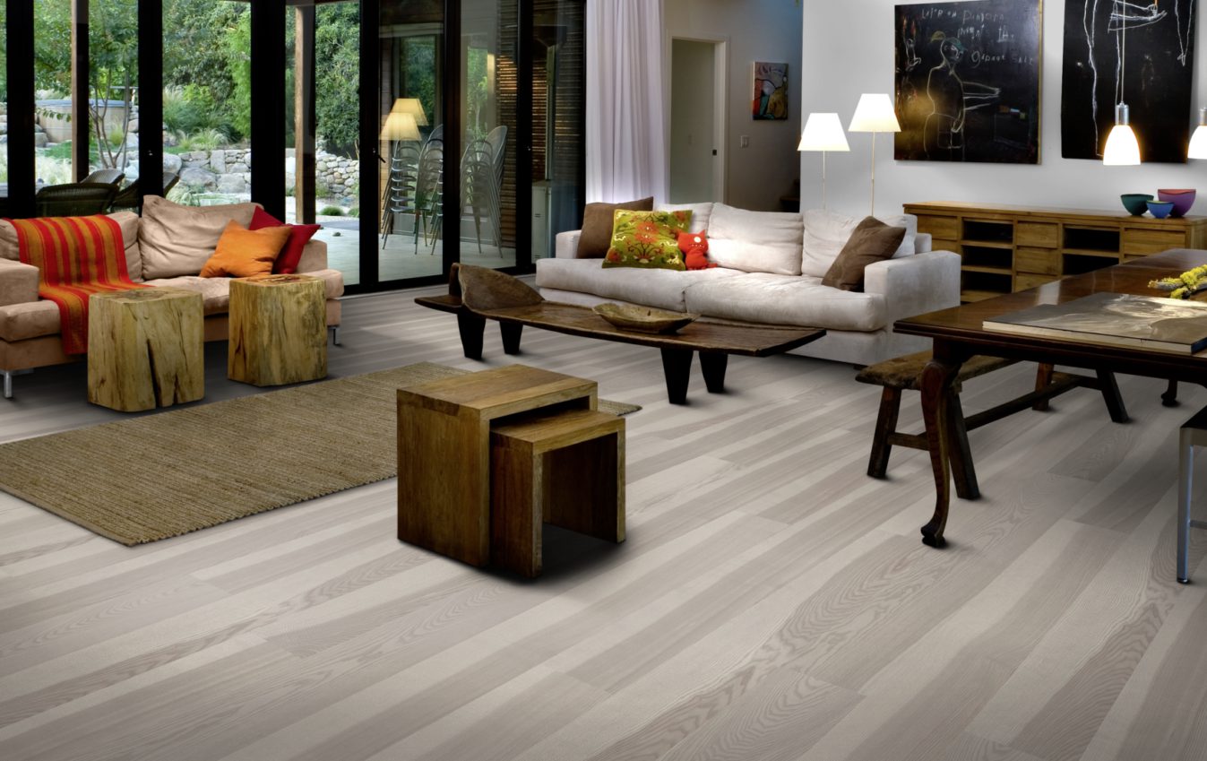 Паркетная доска Kahrs Люкс Ясень Стрим Stream 151N8AAKH4KW240 Lively 2420×187×15 фото в интерьере